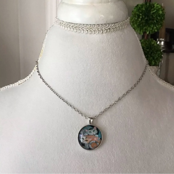LAST 1! NEW Cats Pendant Necklace Round Cabochon Silver Tone 18” Chain Kittens - Picture 5 of 10